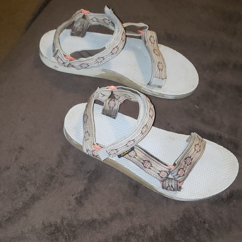 Light grey tribal print- Teva Sandals